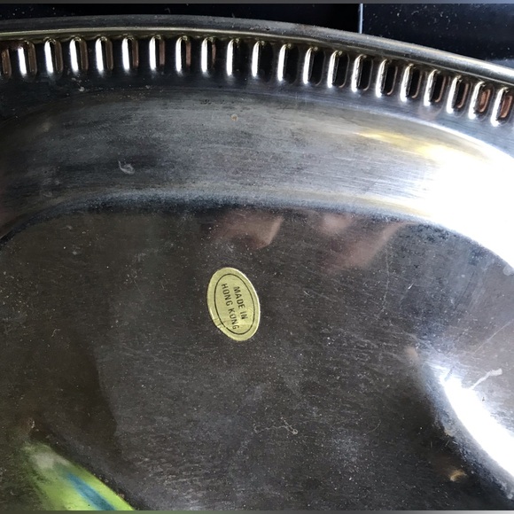 Vintage Serving Trays~ Silver Plated ~ Scalloped Edging~$6.00 one left - Picture 4 of 6